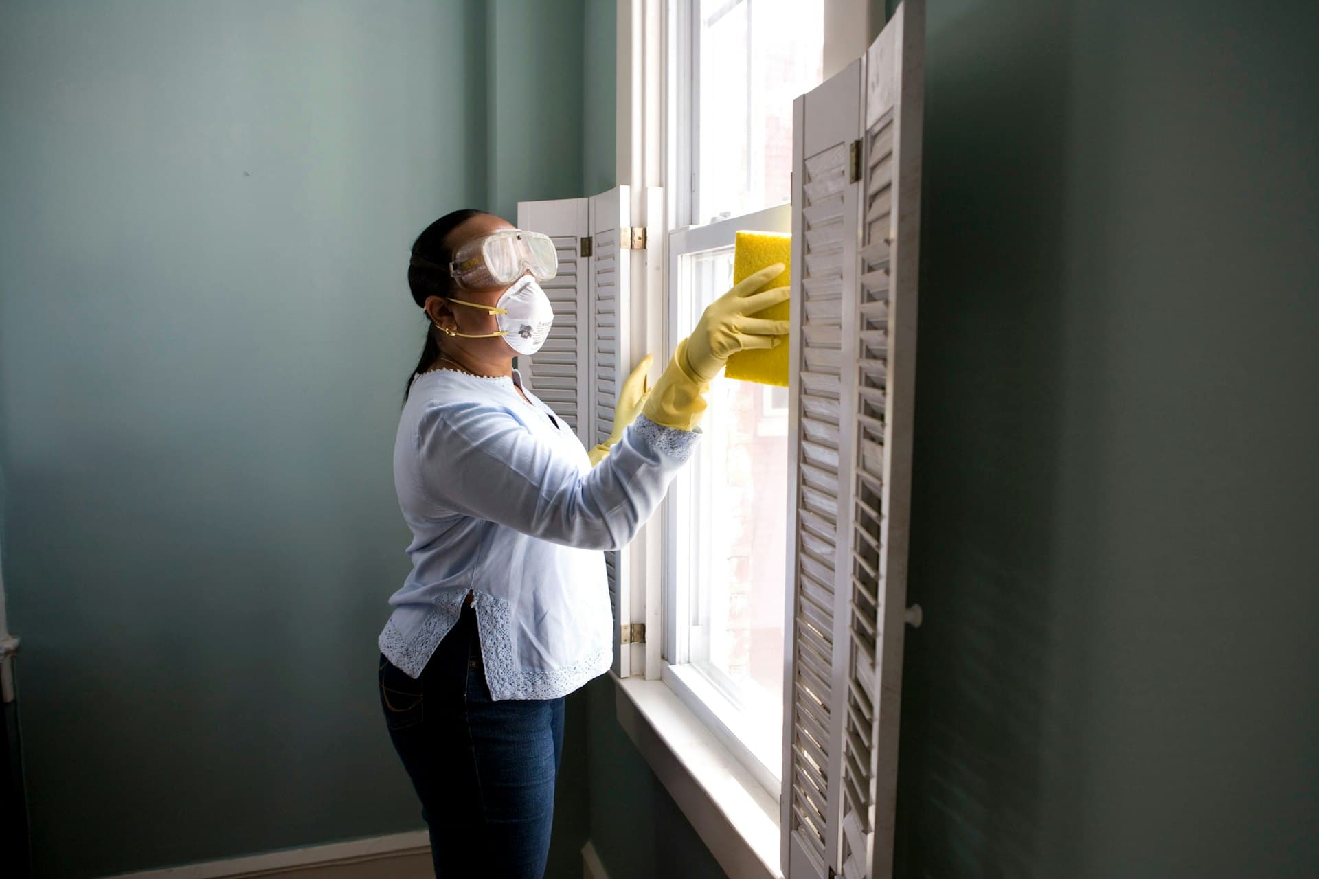 DIY VS Hire a Pro? A Window Cleaner's Honest Answer (2026)