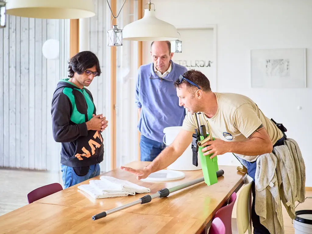 1-orloff-windowcleaning-workshop